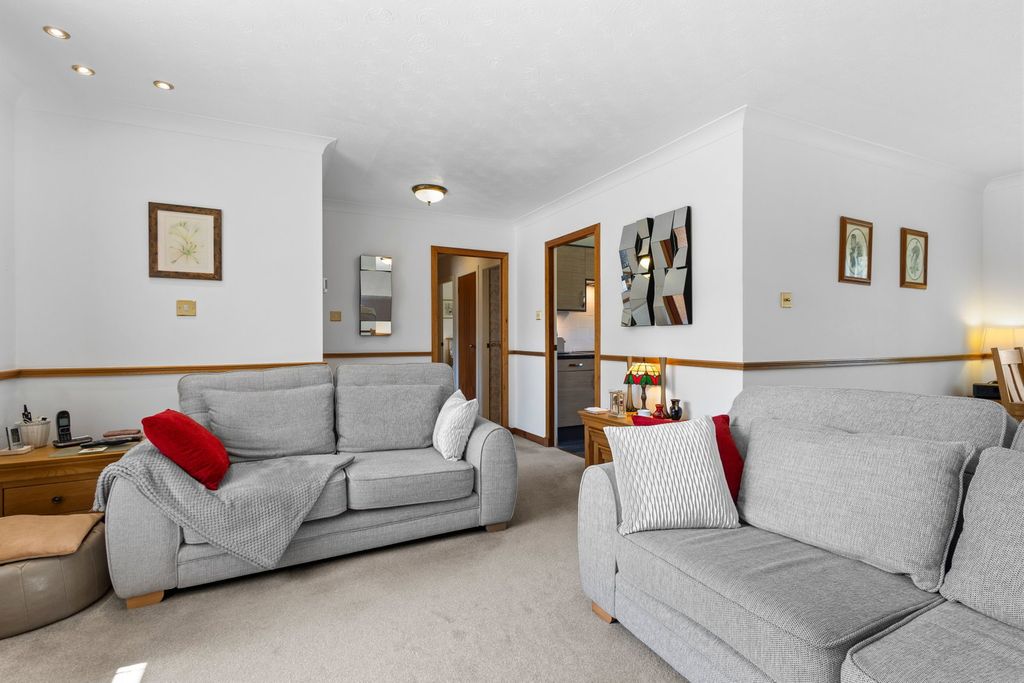 Property photo 3 of 28