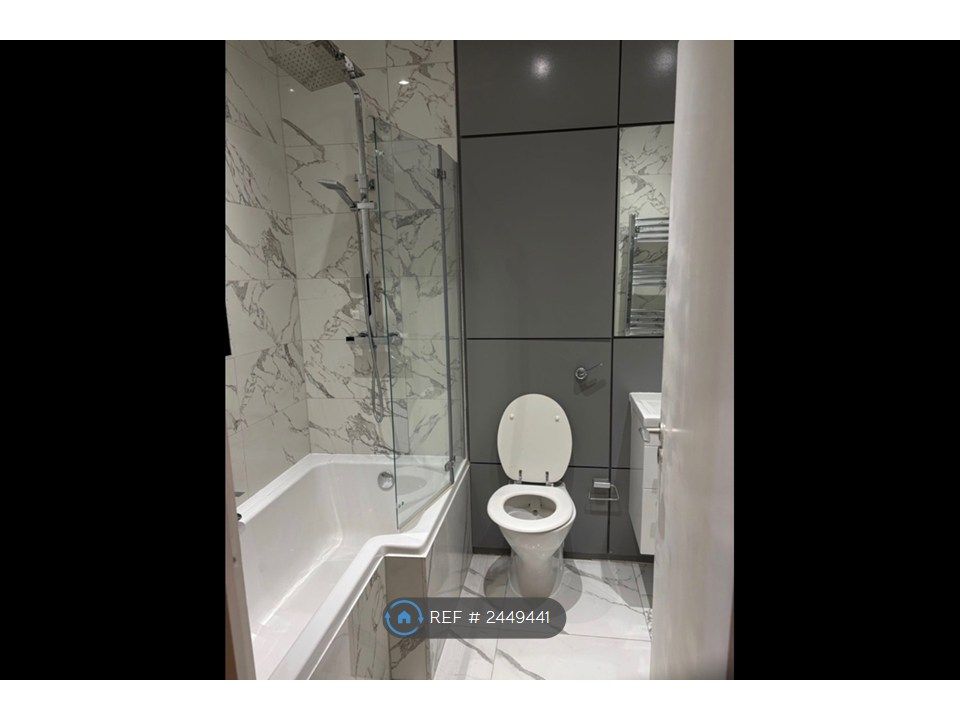 Property photo 3 of 19 Main Bathroom