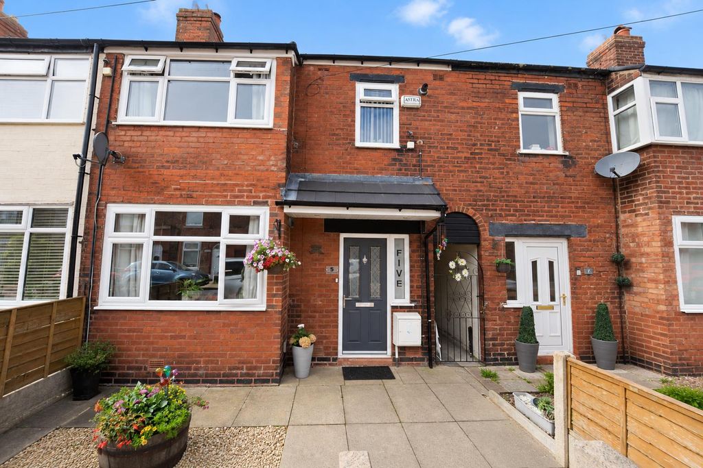 Property photo 2 of 18