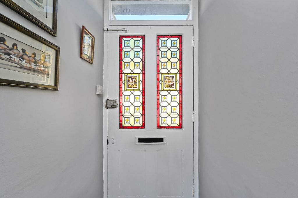 Property photo 2 of 32