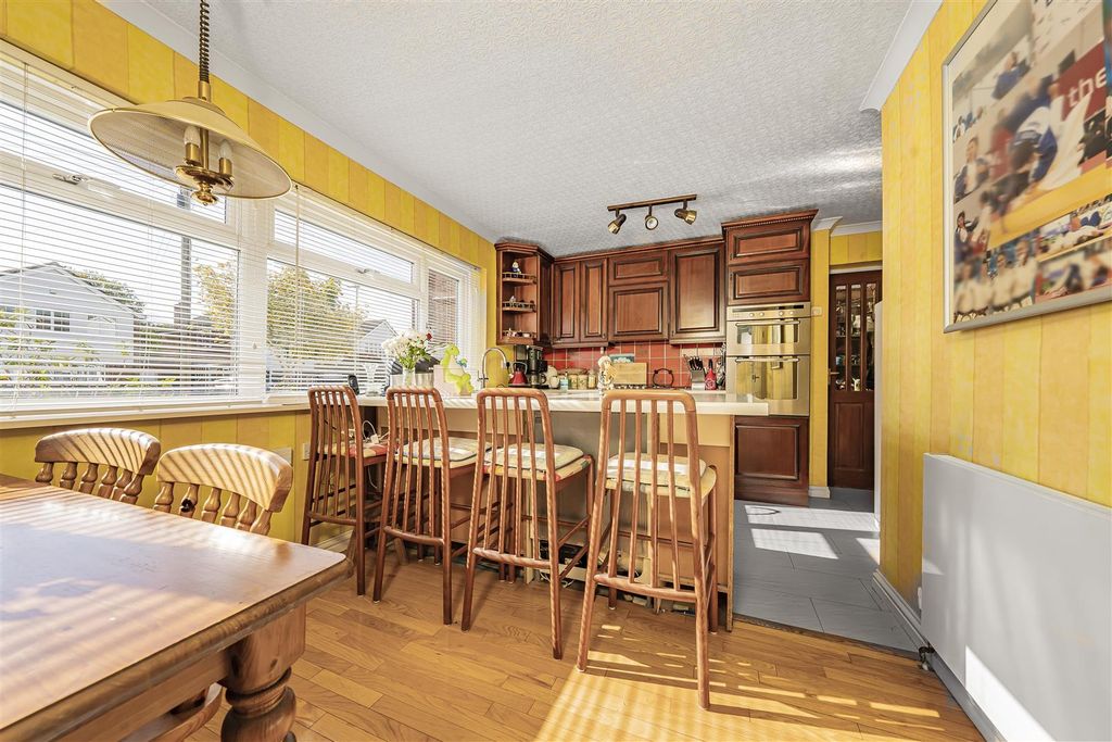 Property photo 3 of 14 Photo Sep 29 2025, 2 48 55 Pm.Jpg