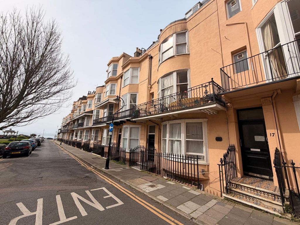 Property photo 1 of 3