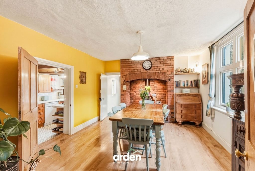 Property photo 3 of 15