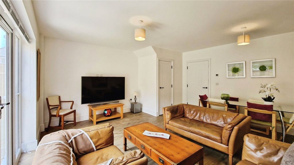 Property photo 2 of 16 Picture No. 05