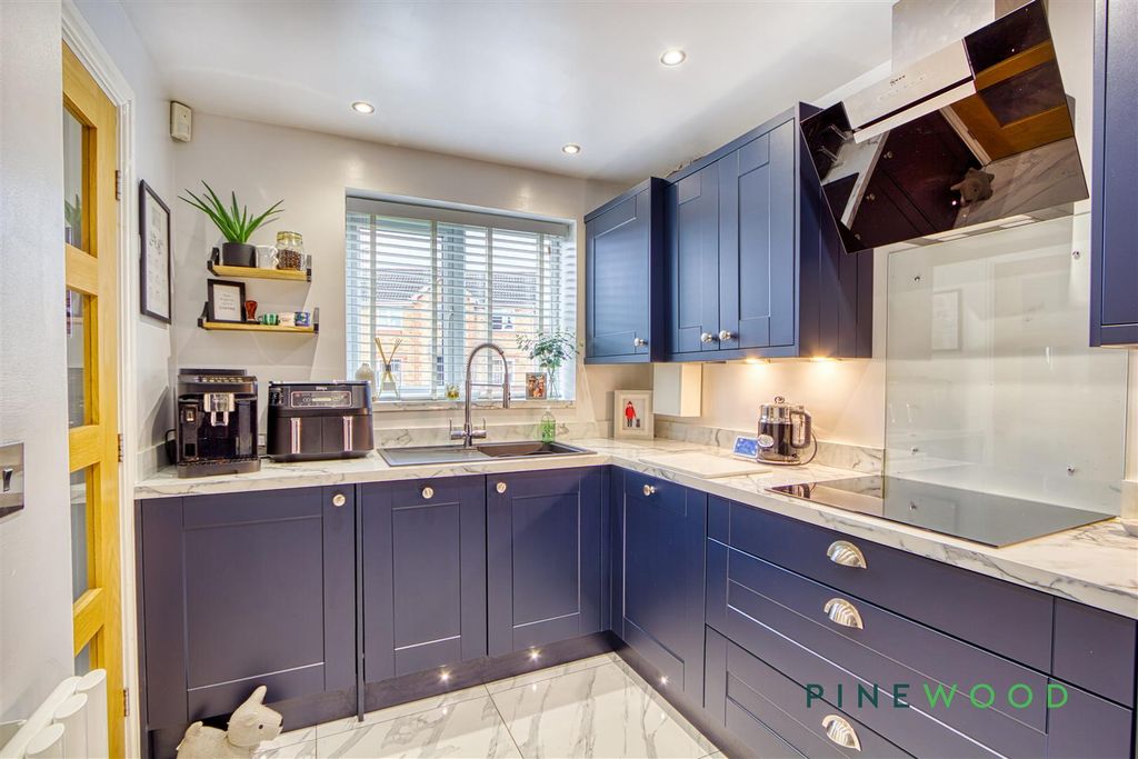 Property photo 2 of 29 Kitchen