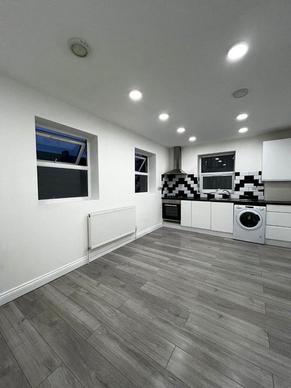 Property photo 3 of 3 Picture No. 03