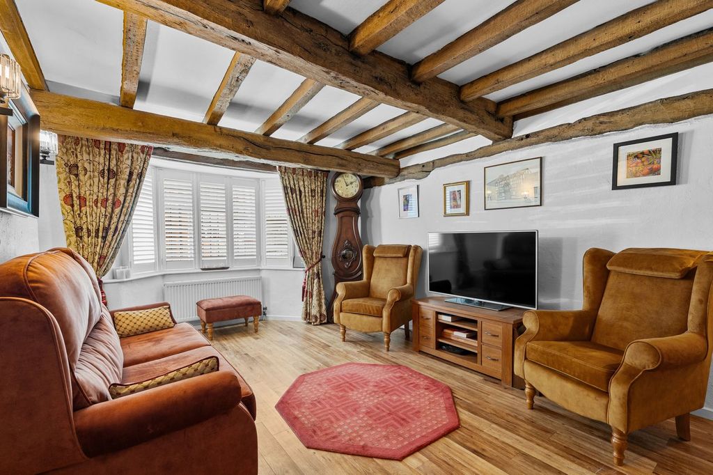 Property photo 3 of 34