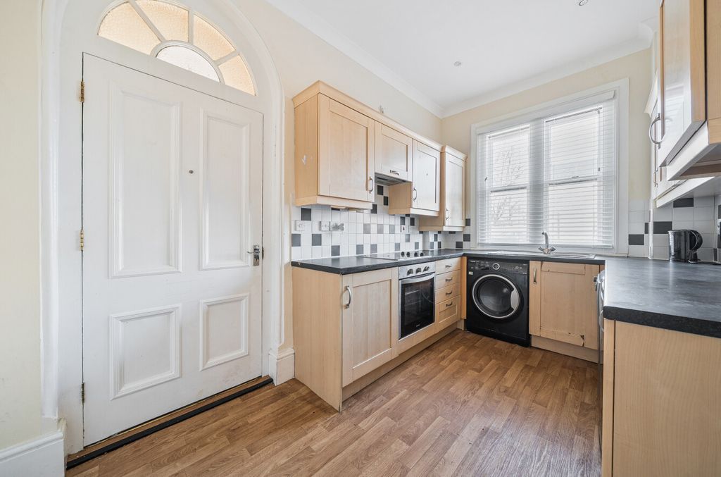 Property photo 3 of 9 1395697-7-695Babc...