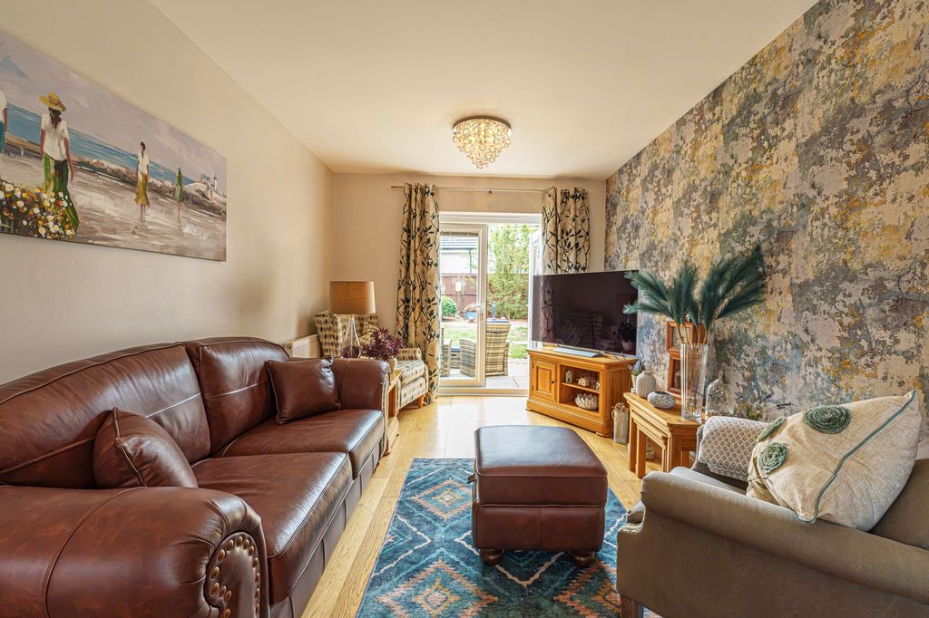 Property photo 2 of 44