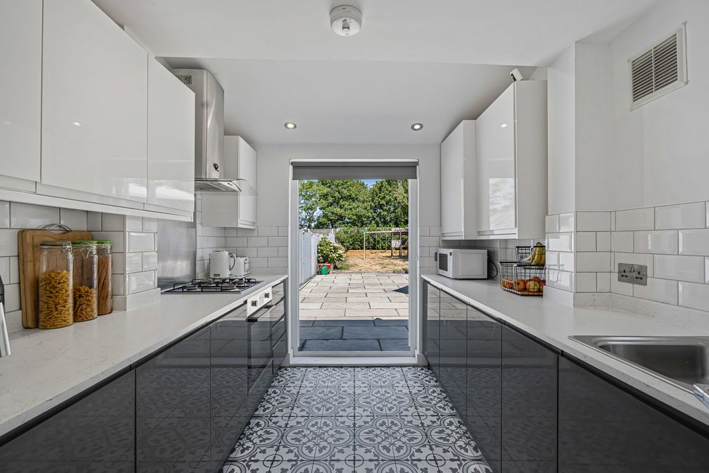 Property photo 3 of 38 Kitchen