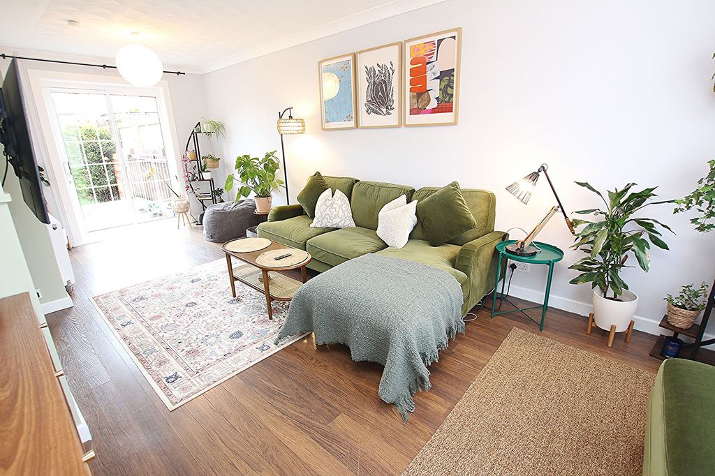 Property photo 2 of 14 Lounge