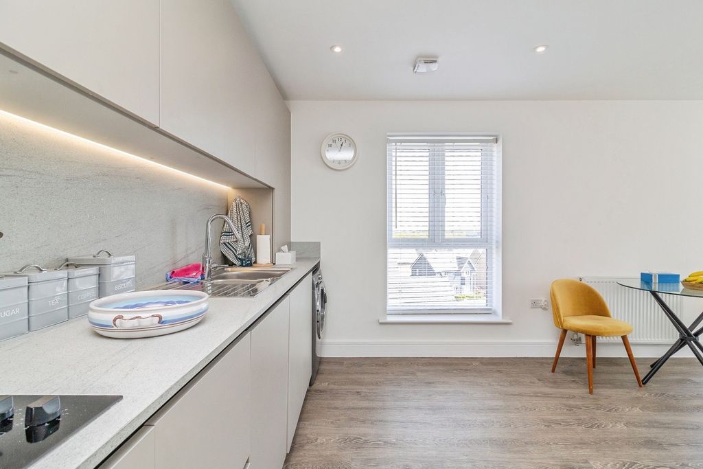 Property photo 3 of 18 Pbox-Img.Jpg