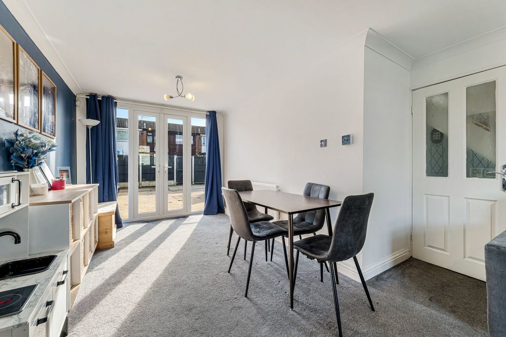 Property photo 3 of 24