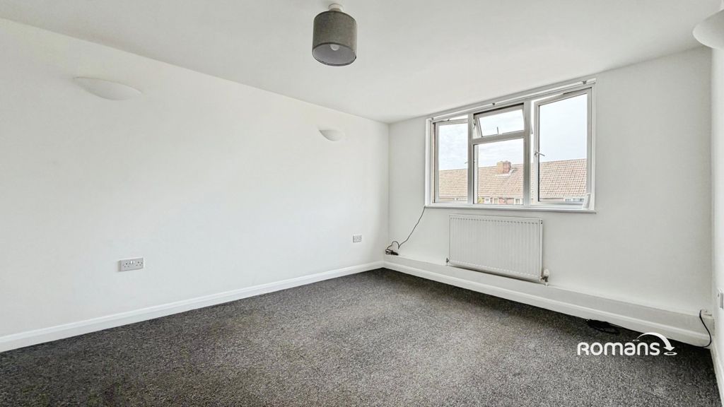 Property photo 2 of 10 Picture No. 18