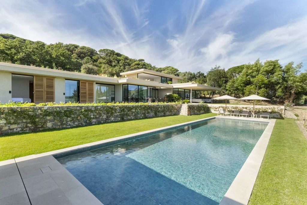 Property photo 1 of 20 Sale New Contemporary Villa With Sea View, Ramatuelle
