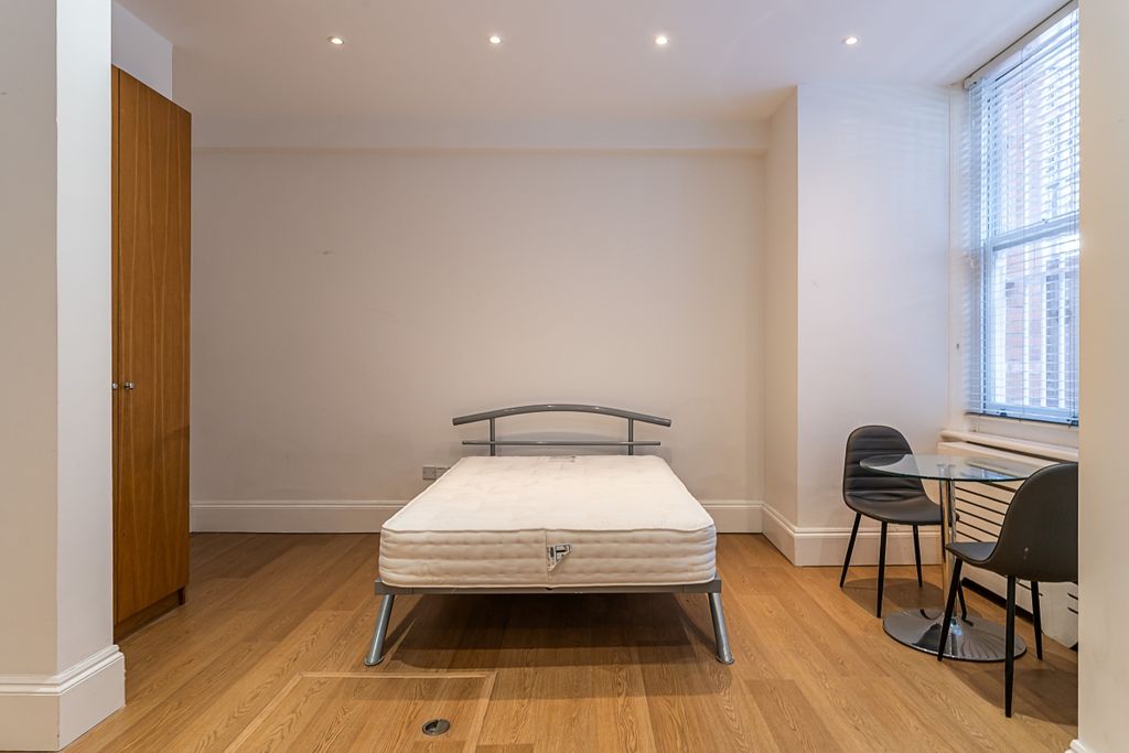 Property photo 3 of 11 Studio