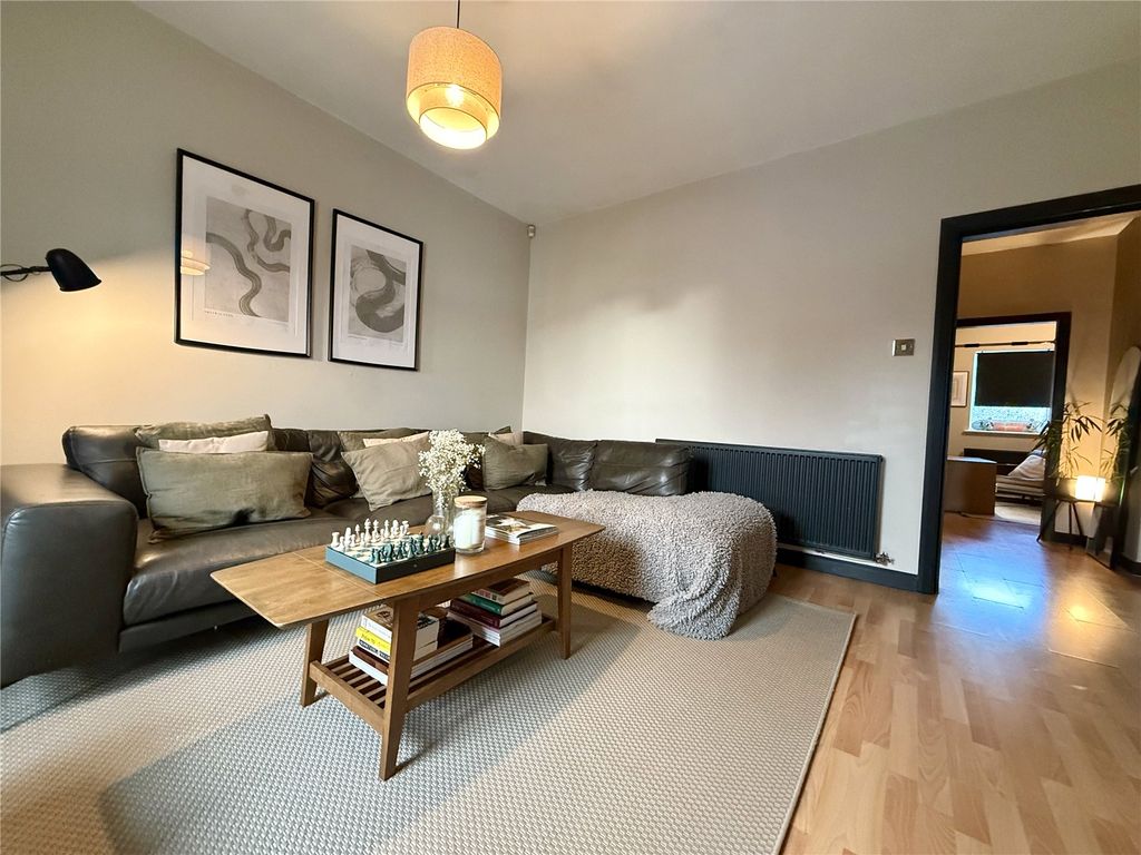 Property photo 2 of 17 Picture No. 10