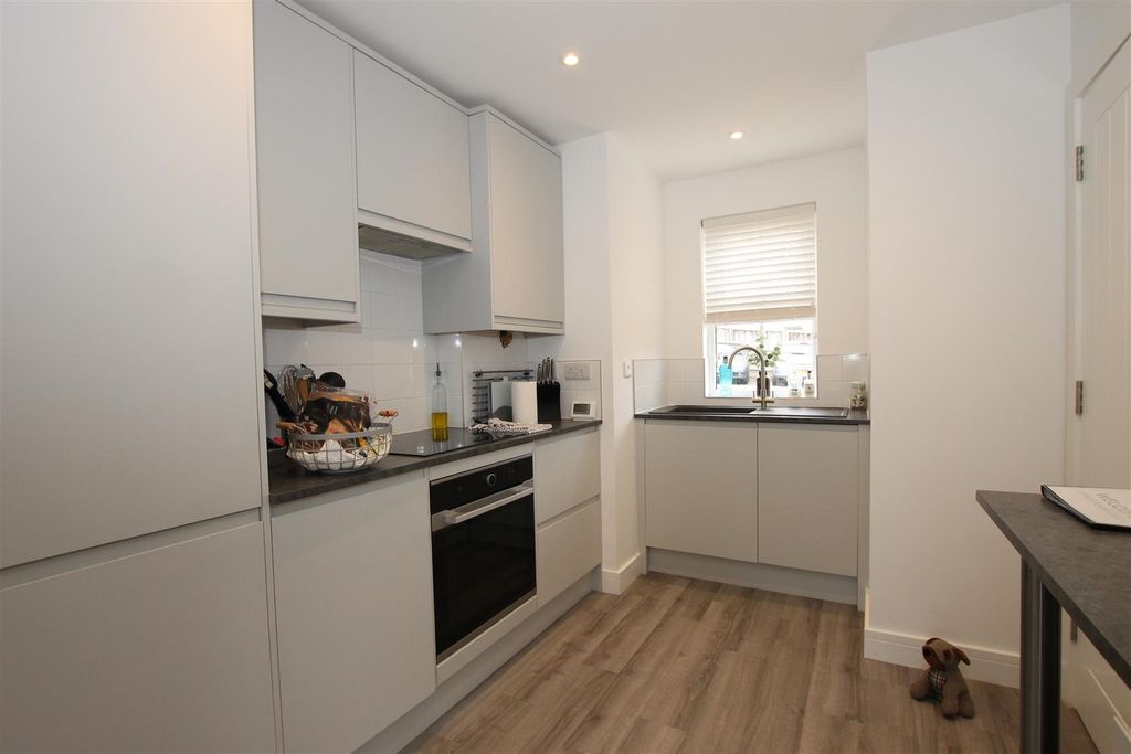 Property photo 3 of 12 3
