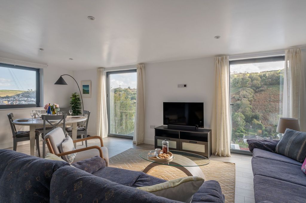 Property photo 3 of 15 Harbour Heights, Fairview Road, Dartmouth Open Plan Living Space