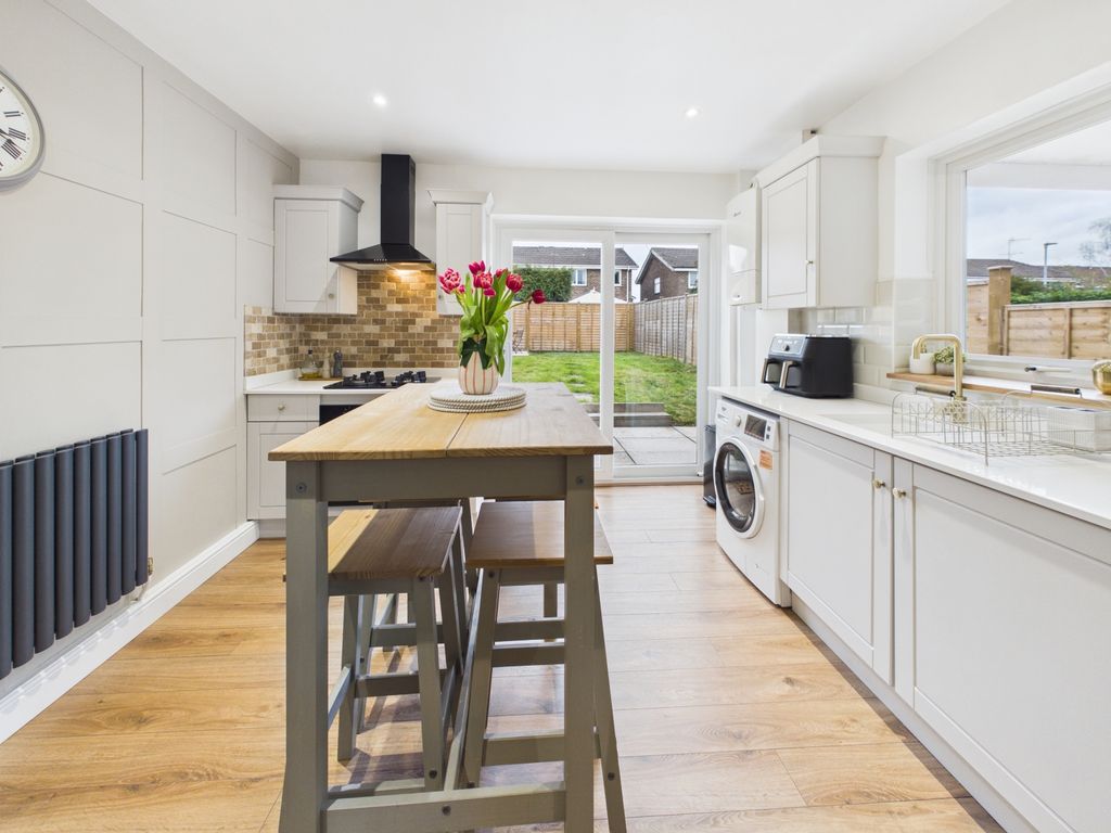 Property photo 2 of 19 Cam04789G0-Pr0047-Still008