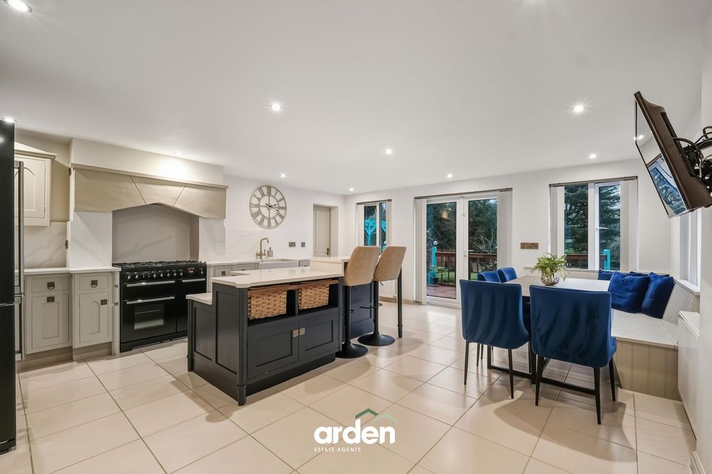 Property photo 2 of 22