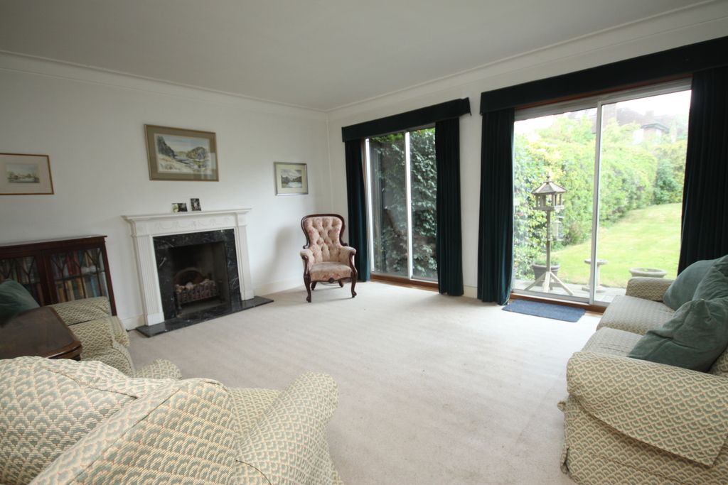 Property photo 2 of 9