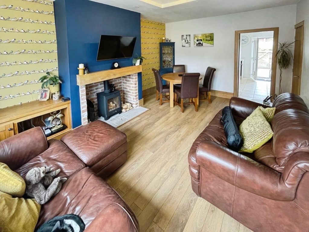 Property photo 2 of 26 9B9456A1--461E-Abff-413C250A21A8-91960-00000C8F6C8