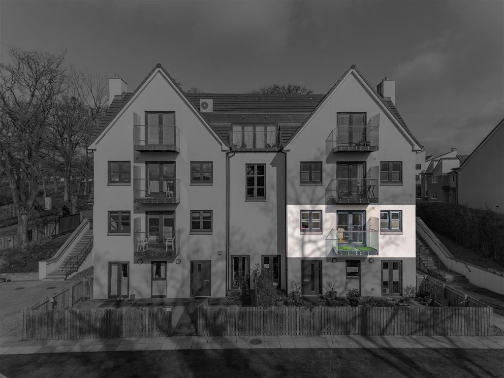 Property photo 2 of 17 1D Gardyne Road Bf-2.Jpg