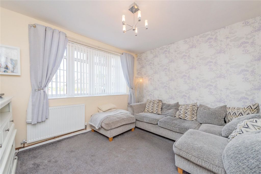 Property photo 2 of 34 Picture No. 16