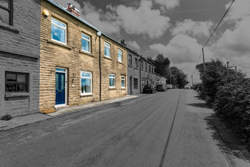 Property photo 1 of 63 4298183