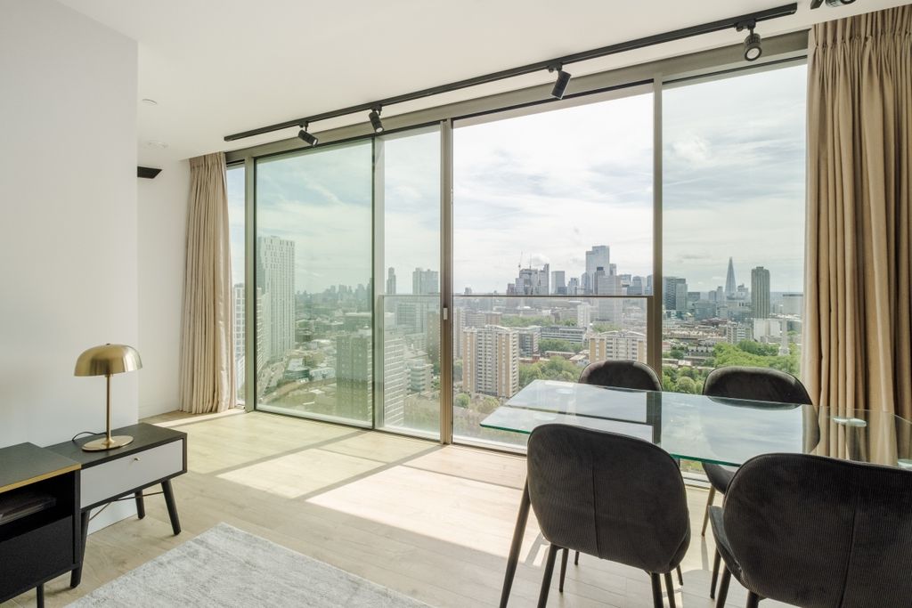Property photo 2 of 12 Valencia Tower