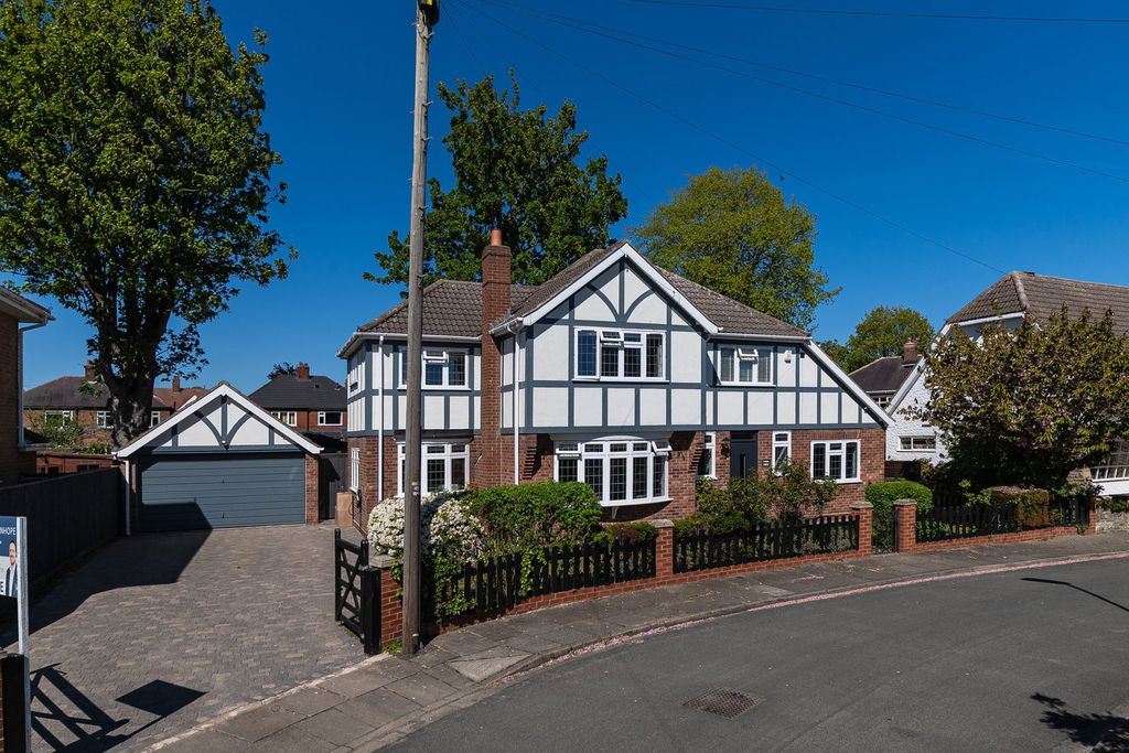 Property photo 1 of 36