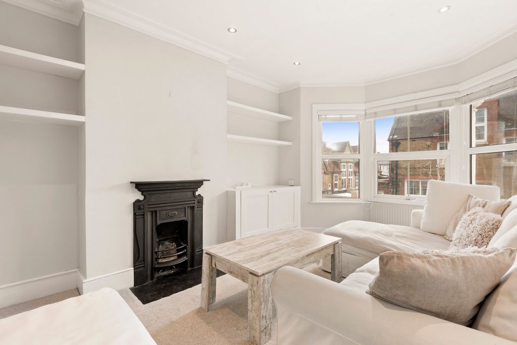 Property photo 2 of 10 Picture No. 18