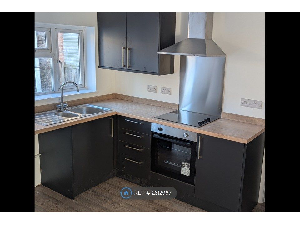 Property photo 1 of 5 Kitchen