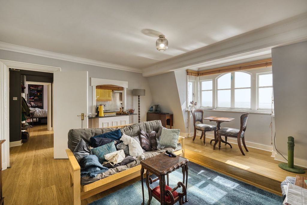 Property photo 2 of 13 Picture 2