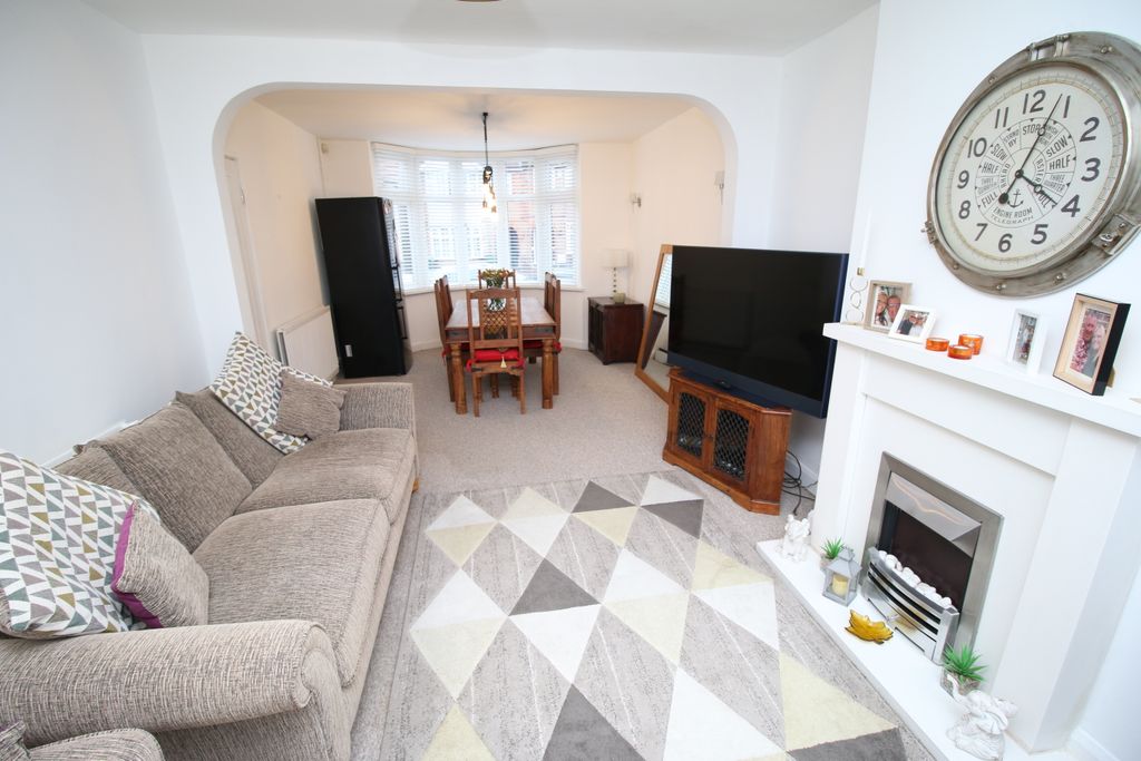 Property photo 3 of 13 Img_7028