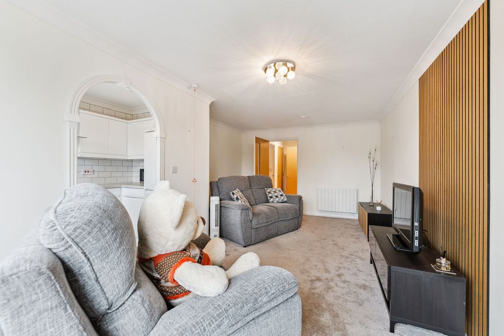 Property photo 3 of 11