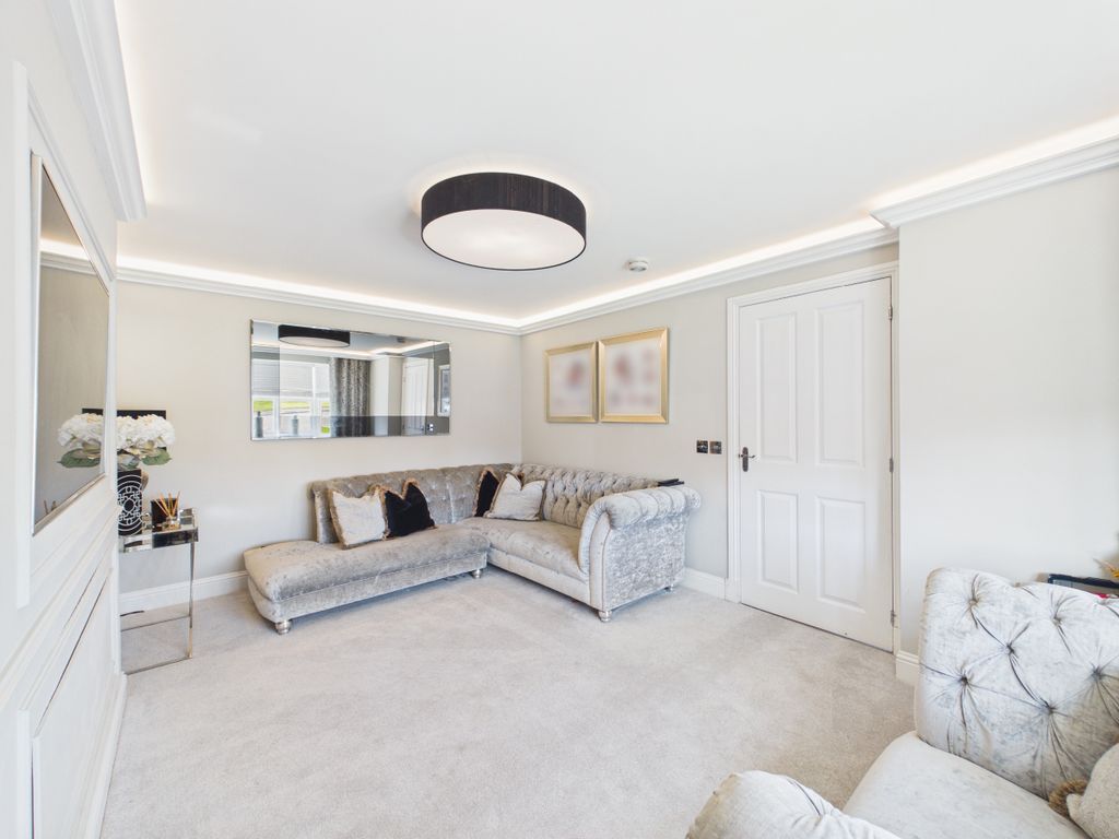 Property photo 3 of 37