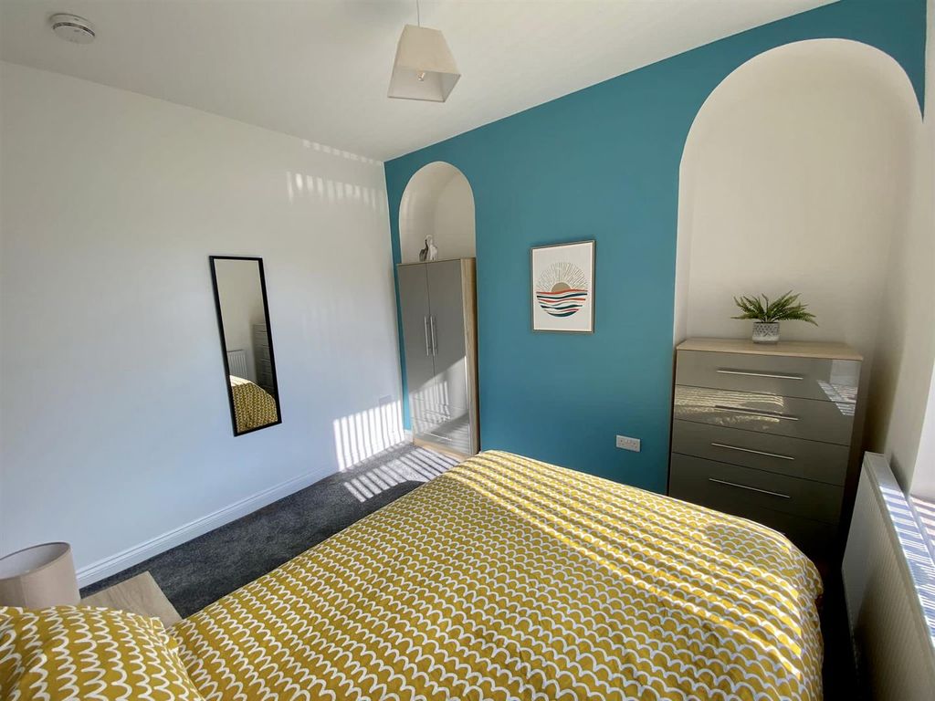 Property photo 1 of 8 Bedroom 1