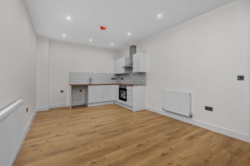 Property photo 2 of 10 Apartment 4 - Bank Street - In House Property Lettings - Open Plan Kitchen