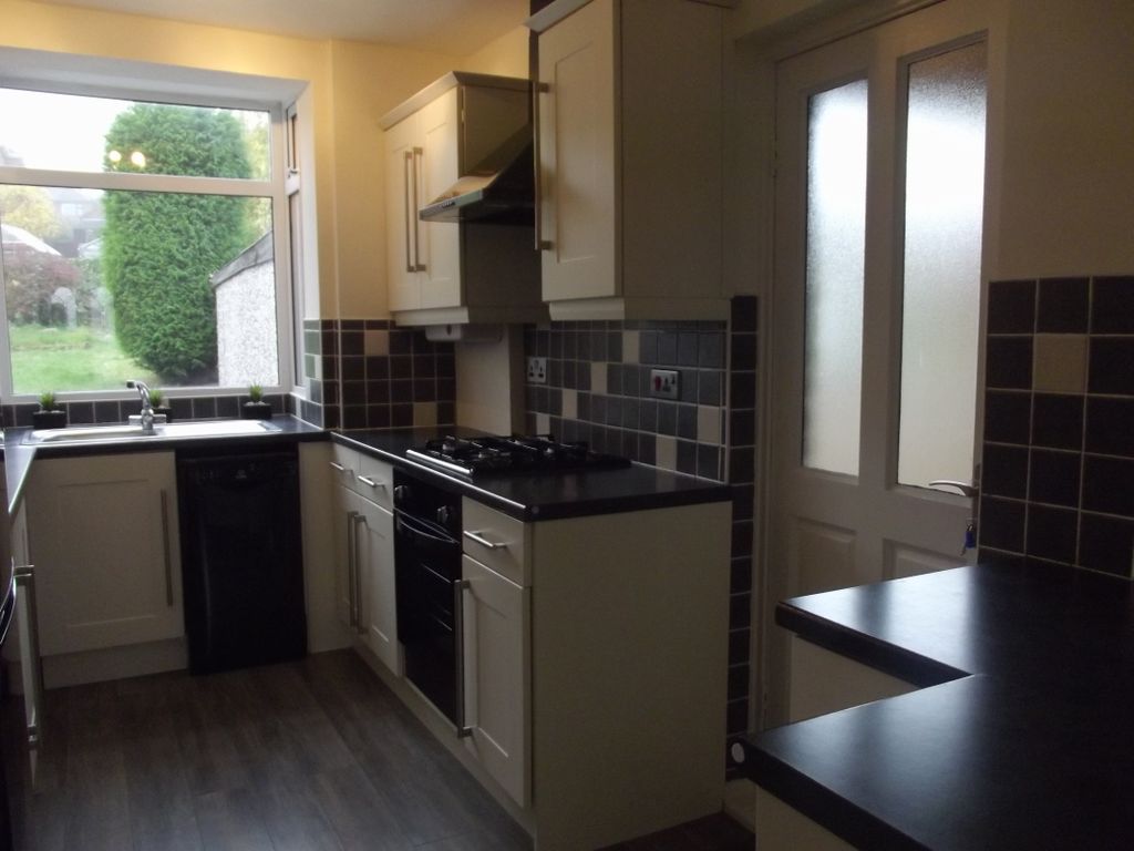 Property photo 2 of 8 Kitchen