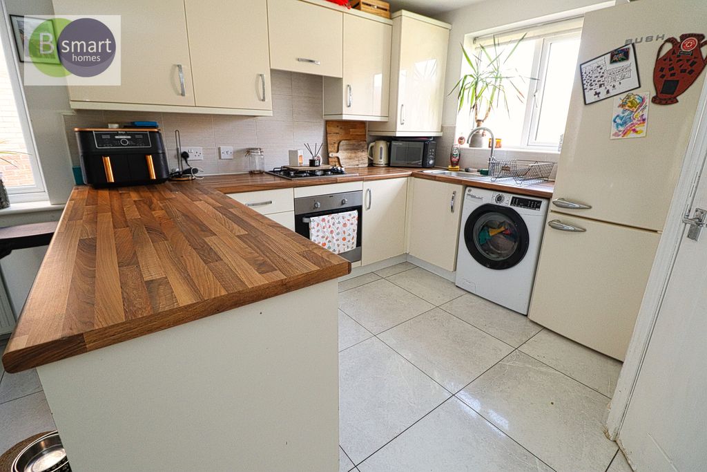 Property photo 3 of 14 Img_5116
