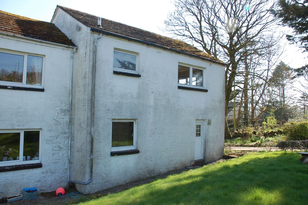 Property photo 2 of 25