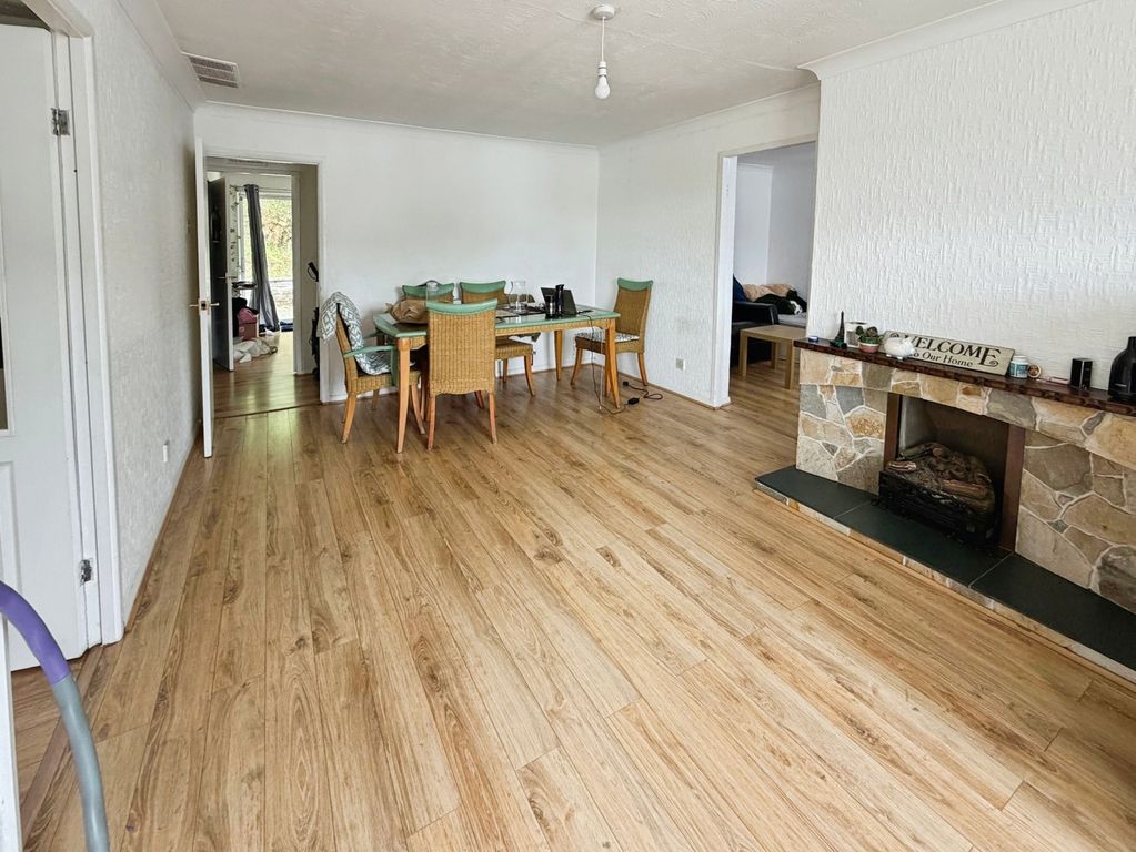 Property photo 2 of 12 Pbox-Img.Jpg