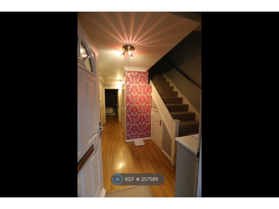 Property photo 3 of 19 Hall, Bluetooth Scale