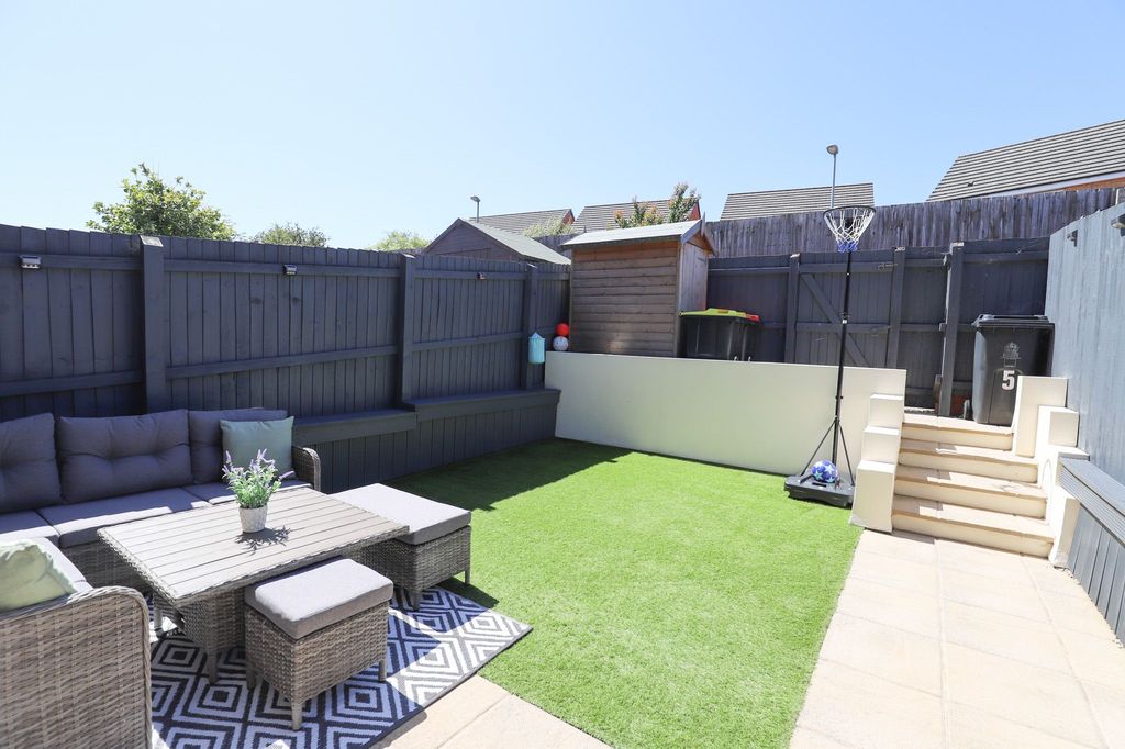 Property photo 2 of 13