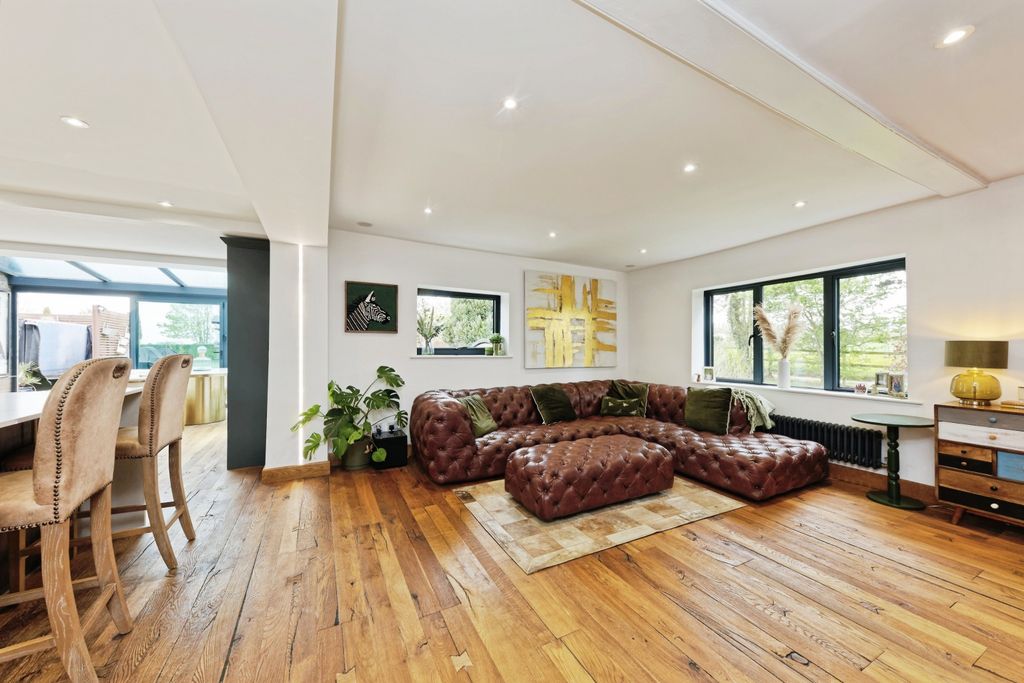 Property photo 2 of 50 Kitchen-Cinema Room