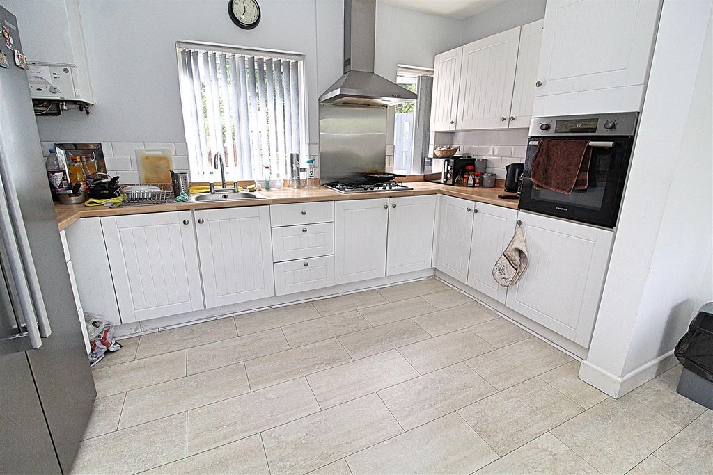 Property photo 1 of 13 Kitchen