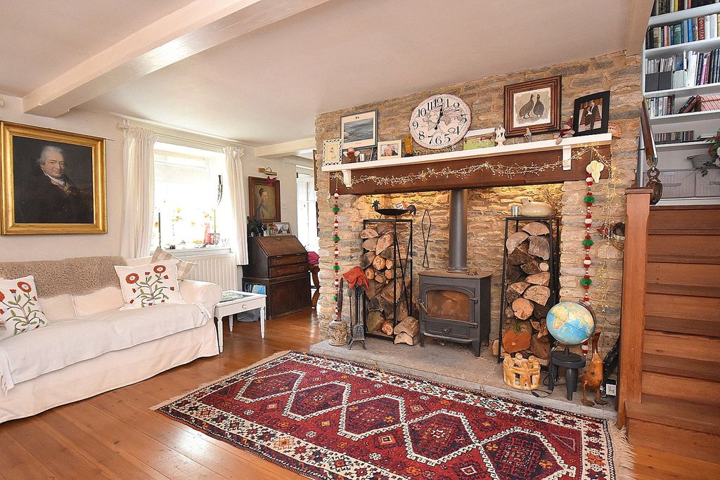 Property photo 2 of 17 Picture No. 14