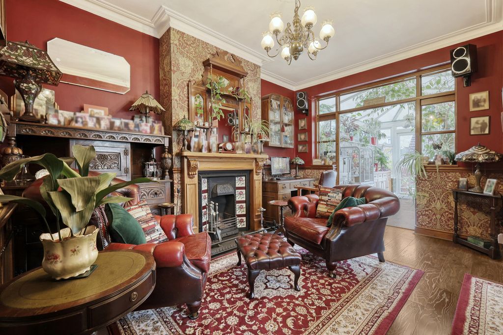 Property photo 2 of 38